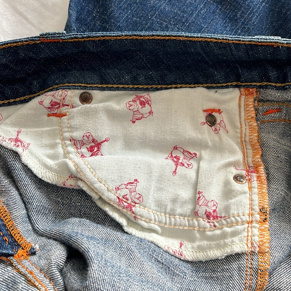 True Religion Jeans Becky Cut Off Hem Frayed/Small Hole Distressed Size 32 - Picture 15 of 16